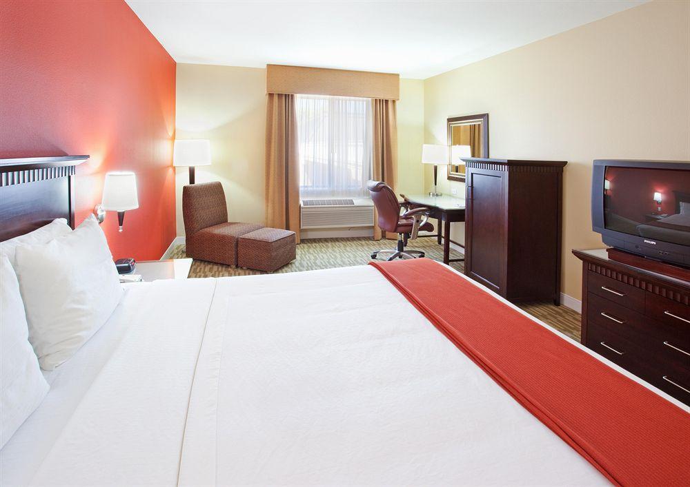 Holiday Inn Express Redwood City Central By Ihg Room photo