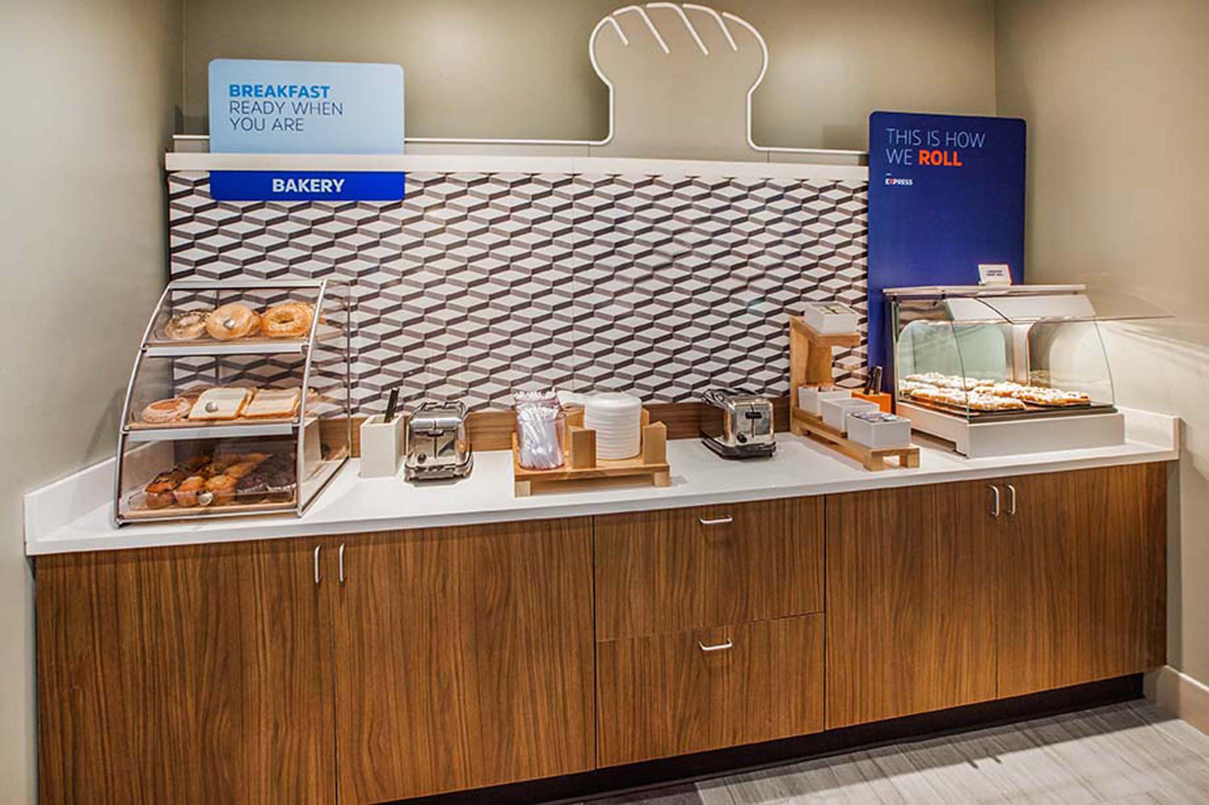 Holiday Inn Express Redwood City Central By Ihg Exterior photo