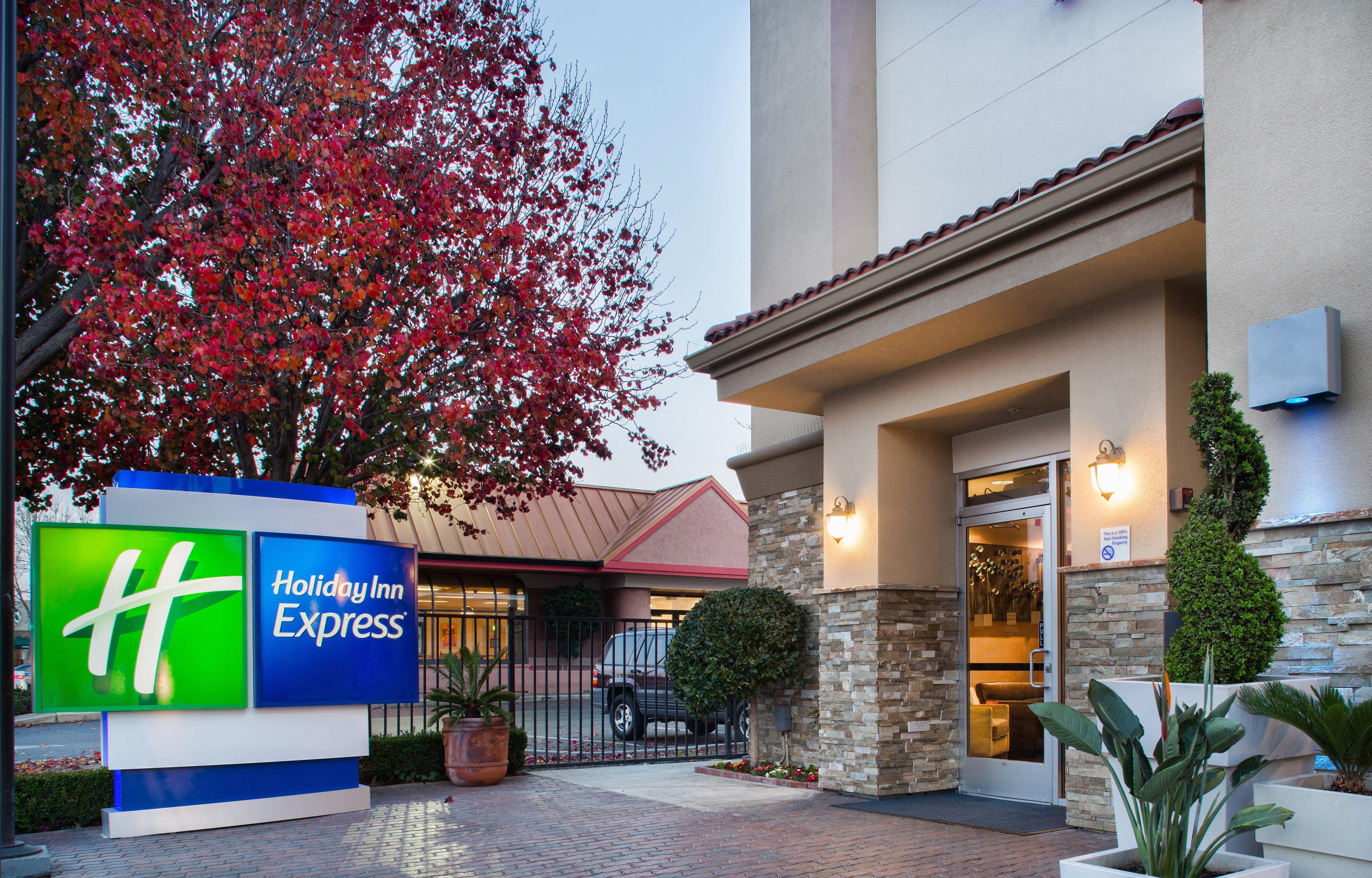 Holiday Inn Express Redwood City Central By Ihg Exterior photo
